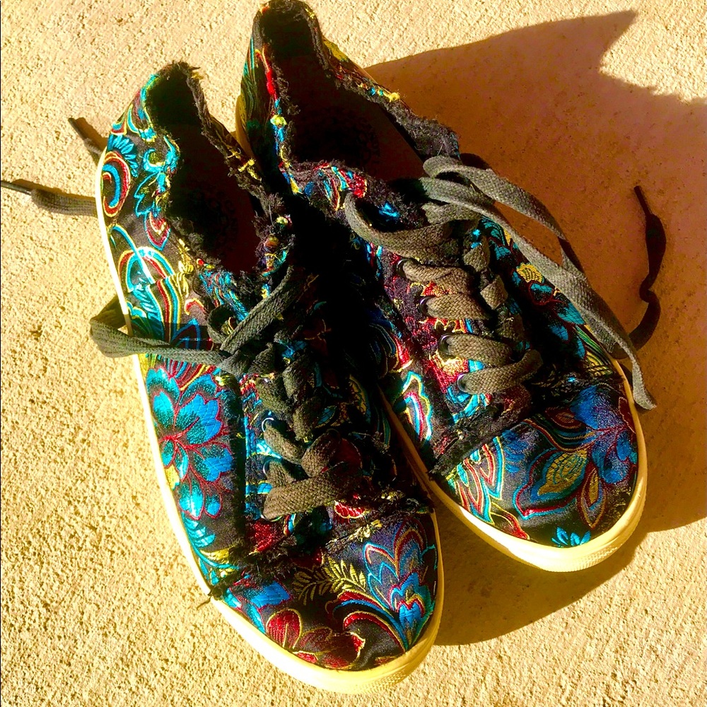Women’s sneakers